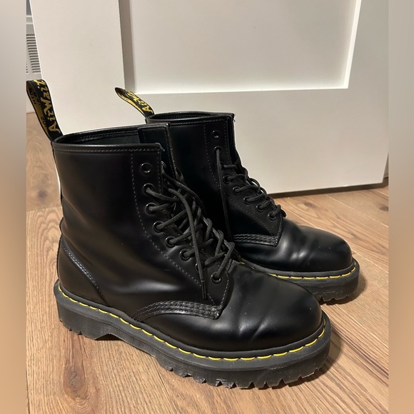 Doc Martens - Picture 2 of 4